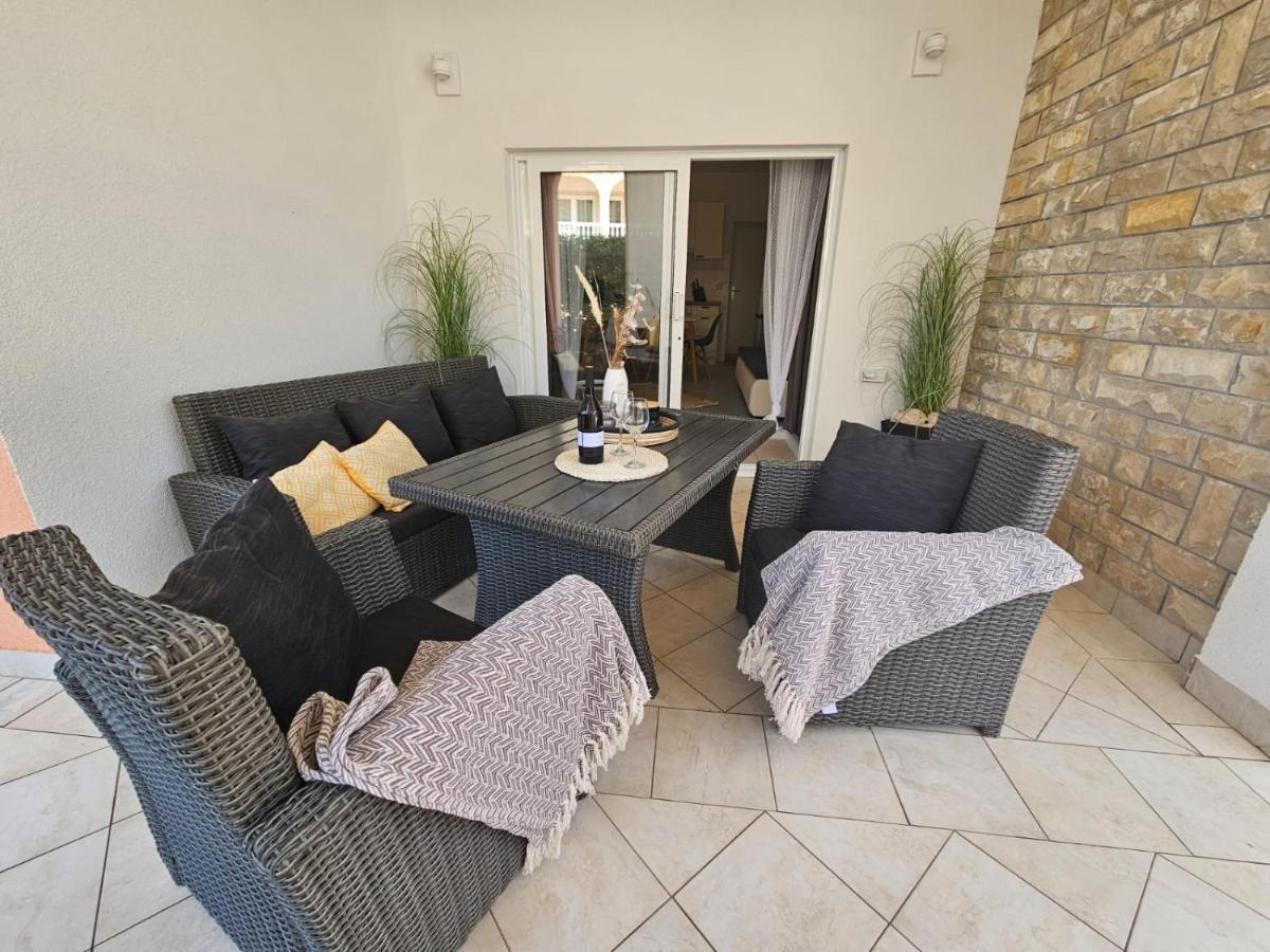 Apartment Melani Vir Ngoại thất bức ảnh